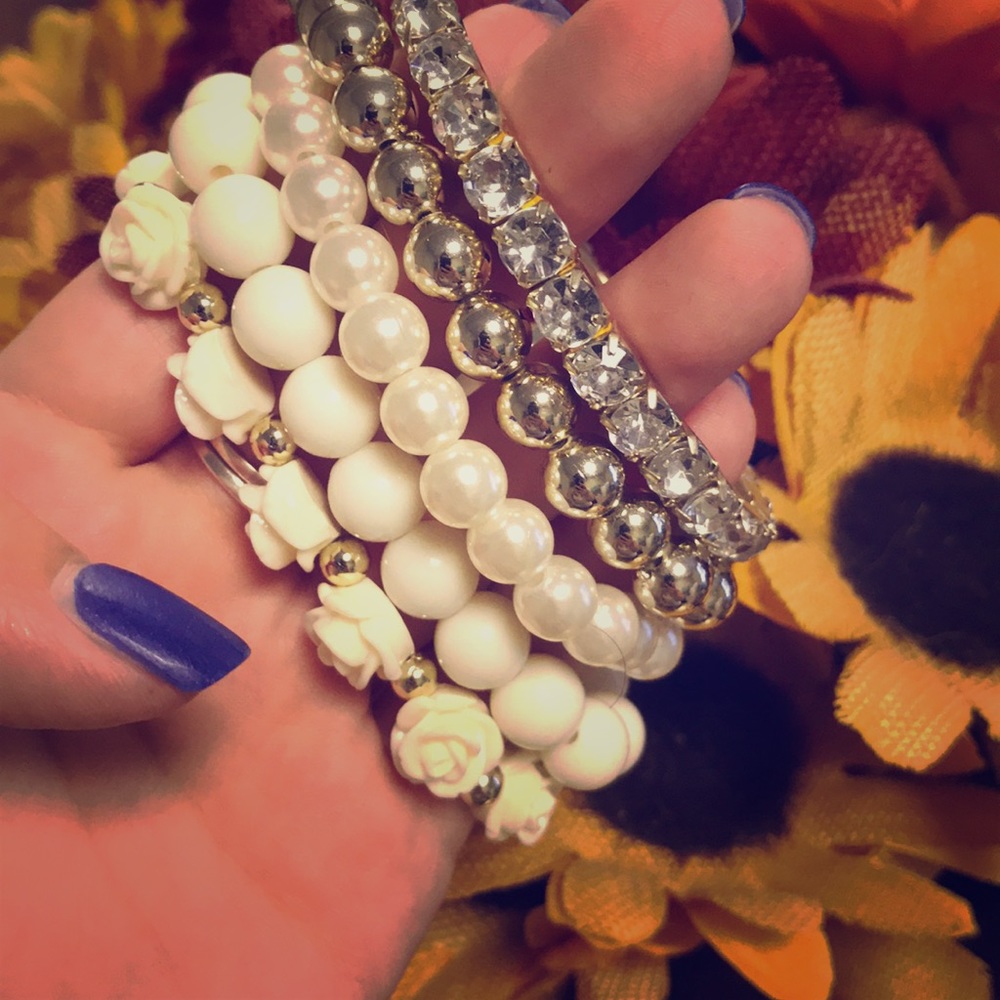 Gold and pearl bracelet set